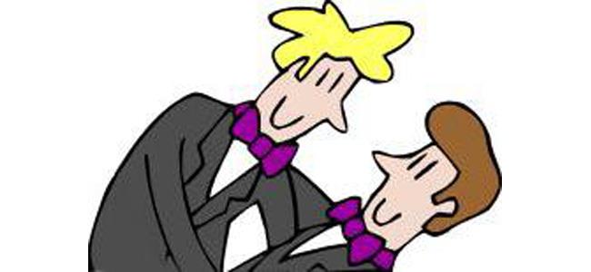  إعلامي يسرق القبل من فم عشيقه داخل السيارة على الأوتوستراد 