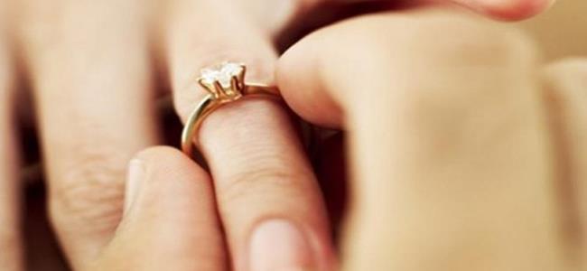  اضاعت خاتمها… لن تصدقوا اين وجدته! 