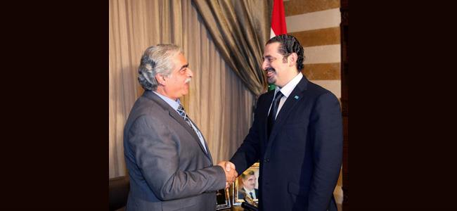 بالصورة.. الحريري وشبيه والده يداً بيد