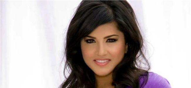 ألغي الحفل بسبب الـ Porn Star؟