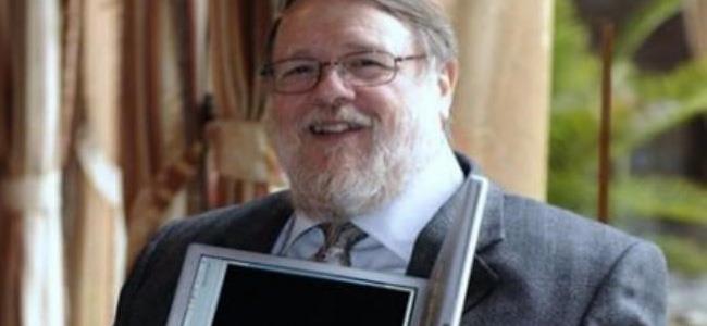 مخترع البريد الإلكتروني يرحل...