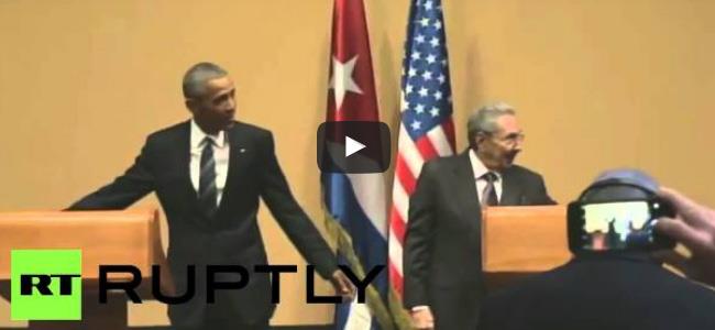  بالفيديو: كاسترو يمنع أوباما من أن يربت على كتفه!