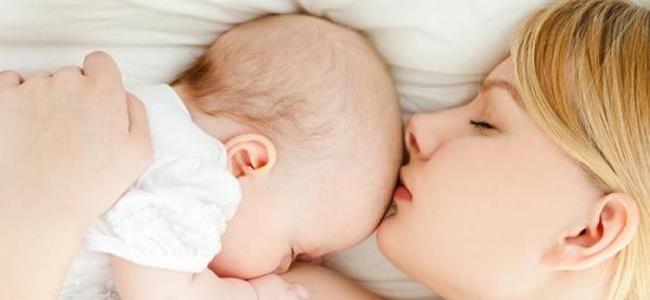 حليب الأم... غذاء ودواء