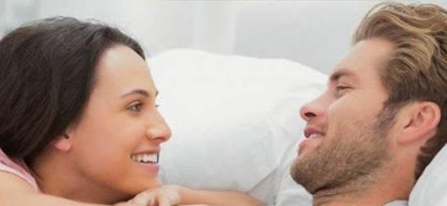 6 علامات.. تدل على سعادة زوجك في حياته معك