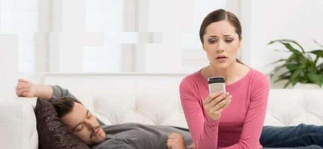  هكذا كانت الإجابات على سؤالنا المطروح: هل يحق للزوجين التفتيش في هواتف بعضهما؟ 