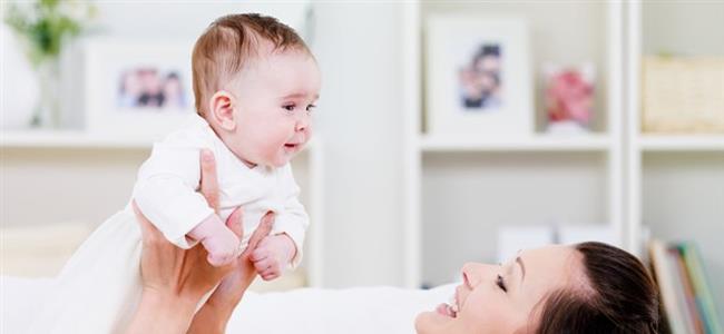 ايجابيات وسلبيات بقاء الام في المنزل لتربية الاولاد