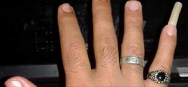 معلومة ستُفاجئك.. لماذا يطيل الرجل ظفر خنصره؟