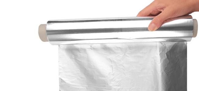 لهذا السبب… احذروا تغليف الطعام بورق الألمنيوم