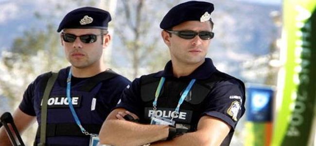 امرأة تسرق مصرفين دون أسلحة في اليونان