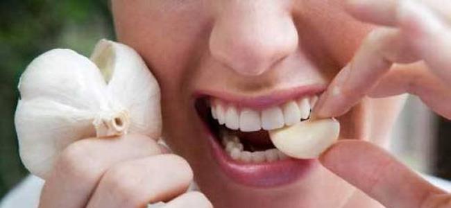 ماذا يحدث إذا تناولت حبة واحدة من الثوم على الريق يومياً؟