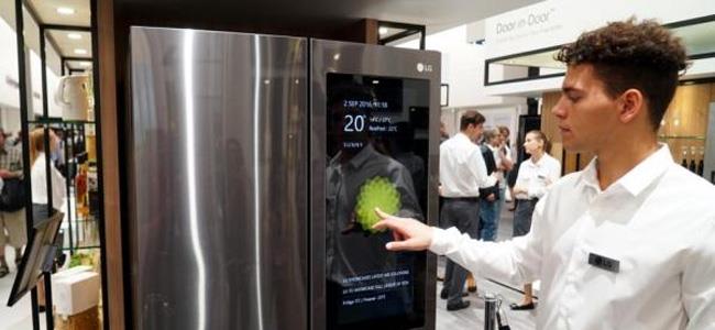  أصبح بامكانك تصفح الانترنت عبر ثلاجة المطبخ 