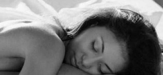 إشارات تدل أن زوجك راضٍ عن علاقتكما الحميمة