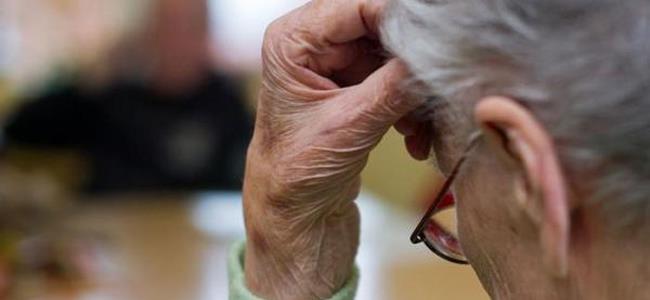 الرياضة والتغذية..علاج طبعي للزهايمر!