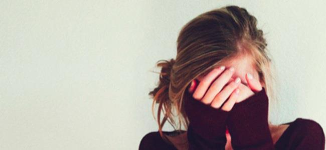  علاقة مشبوهة بين معلمة وتلميذتها!