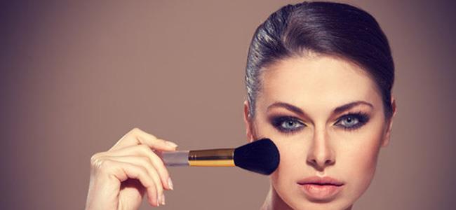 ما علاقة الماكياج بكسب راتب أكبر؟