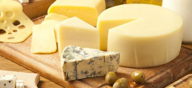 تناول الجبنة يطيل عمر الإنسان