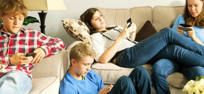  جيل التواصل الإلكتروني... وداعاً للعلاقات الإجتماعية