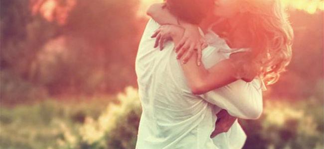  لهذه الأسباب المرأة بحاجة إلى عناق يوميًا