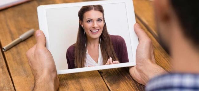 الحبّ عبر الإنترنت.. هل يجلب فارس الأحلام؟