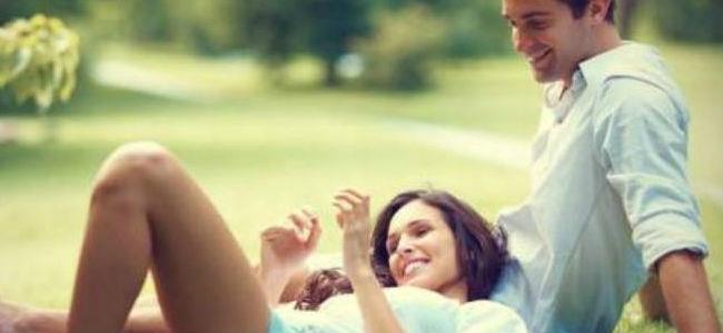 كوني عفوية للحفاظ على علاقة رومانسية