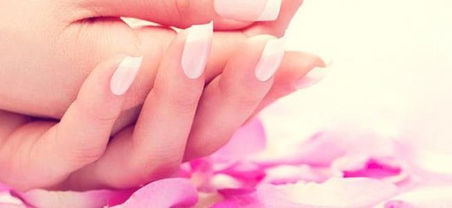 لتطويل أظافرك بسرعة.. إليكِ الطريقة المناسبة!