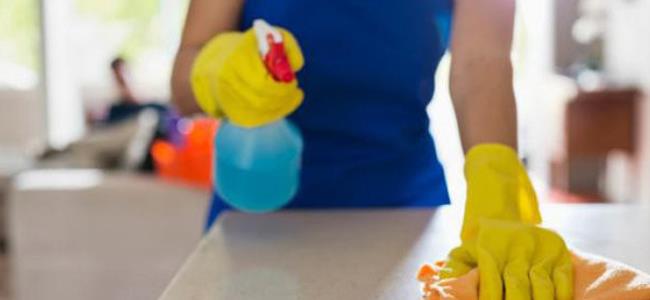 هذه أغرب أماكن تجمع الجراثيم في بيتك! 