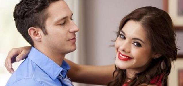 المرأة تفضّل الارتباط برجل يشبه شقيقها