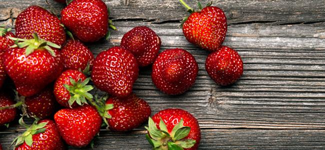تناول الفراولة يخفف من ضغط الدم
