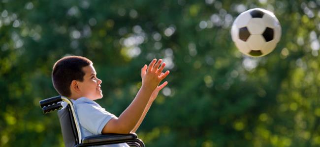 كرسي متحرك يعمل بنظرات العين..أمل جديد لمرضى الشلل