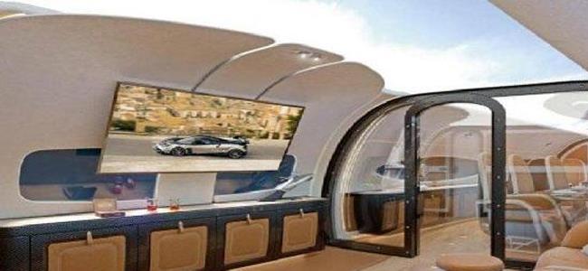 أوّل طائرة ركّاب بسقف شفّاف!