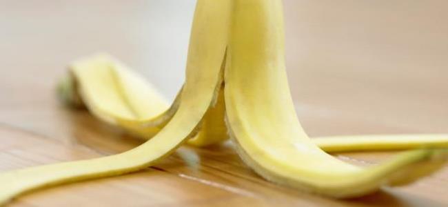 هكذا تخلّصك قشور الموز من اصفرار الأسنان