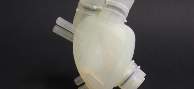 أول قلب نابض من السيليكون