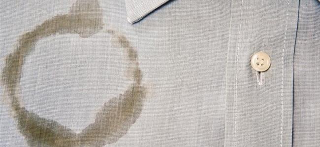 5 طرق مذهلة للتخلّص من بقع الزيت على الملابس