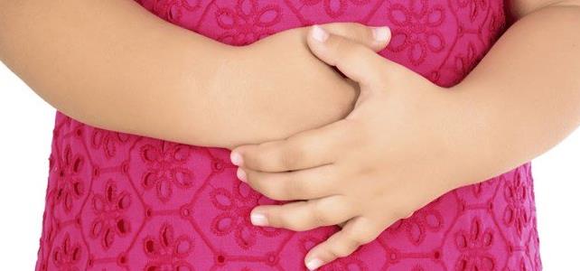  ما هي اسباب وجع آلام البطن لدى اطفالك؟