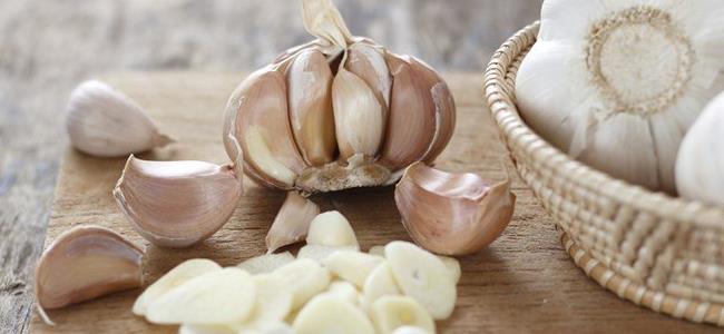  خمسة أسباب ستجعلكم تتناولون الثوم يوميًا... على الريق!