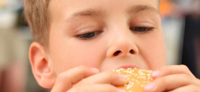 متى يبدأ الطفل في أكل اللحوم؟ 