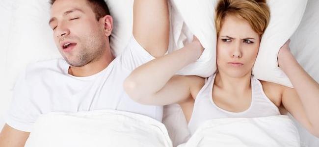 حلّ بسيط ينهي مأساة الشخير