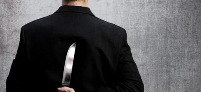 4 أنواع من الاشخاص إبتعدوا عنهم فوراً!