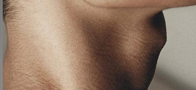 لماذا تظهر تفاحة آدم للرجال فقط؟