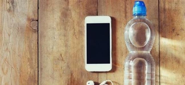 ضع زجاجة مياه قرب هاتفك.. وهذا ما سيحصل