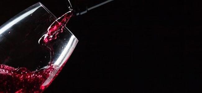  النبيذ الأحمر... يحافظ على صحة الأسنان واللثة!