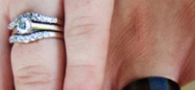  لماذا نضع خاتم الزواج في هذا الإصبع؟.. و4 نصائح
