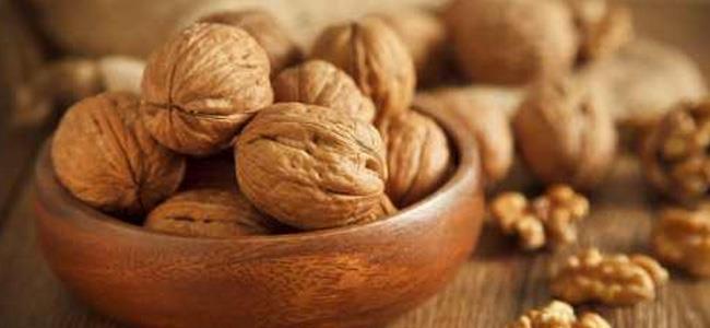 الجوز يحمي أصحاب الوزن الزائد من النوبات القلبية 