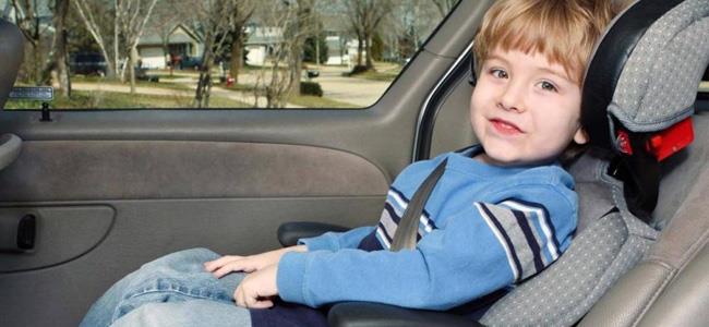 أخطاء تجنّبها عند تثبيت مقعد الطفل في السيارة.. وإلا! 