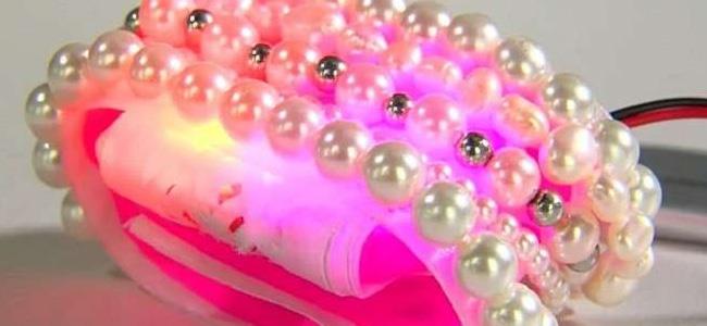 سوار ذكي للبنات يحمي من اللصوص والمجرمين