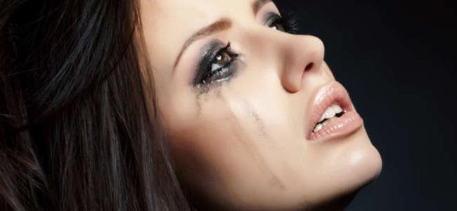  ماذا يحدث لجسمكِ عند البكاء؟ 