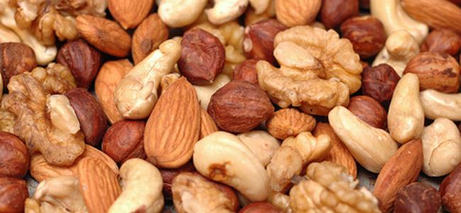 تناول المكسرات للوقاية من امراض القلب