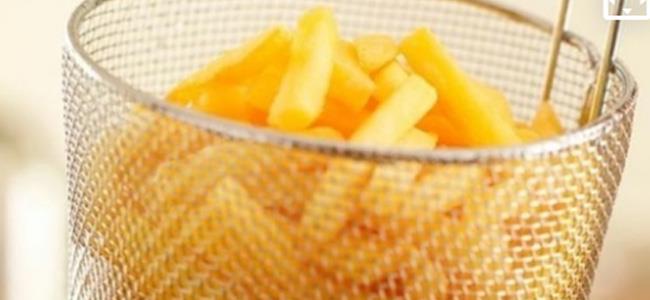 أفضل طريقة لتحضير البطاطا المقرمشة بمكوّنين فقط