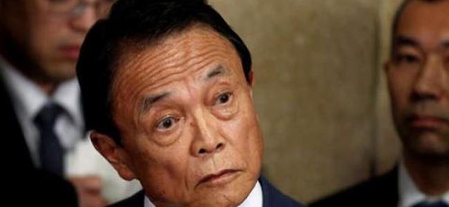 وزير يتخلى عن راتبه السنوي