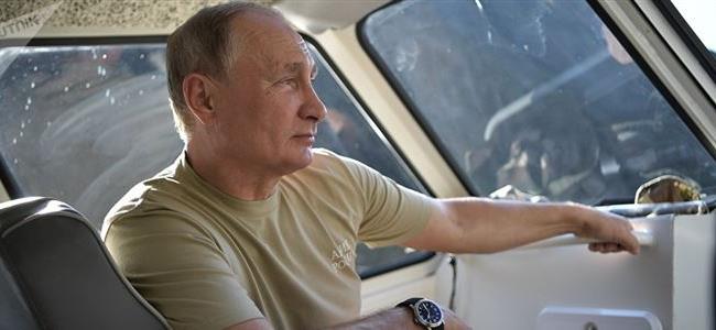 بالفيديو: بعيدا عن السياسة... بوتين يقضي عطلته في الجبال